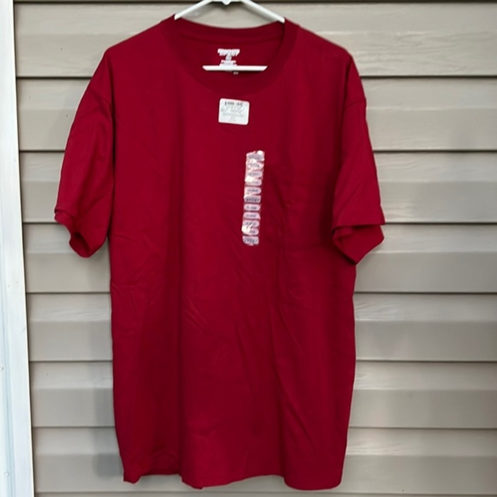 NWT Graphite Sports mens dark red tee shirt $5/25